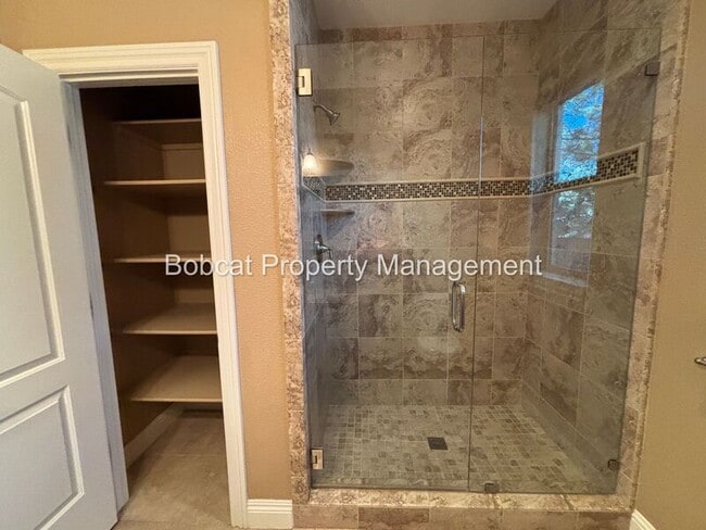 Building Photo - 1360 Turner Ct