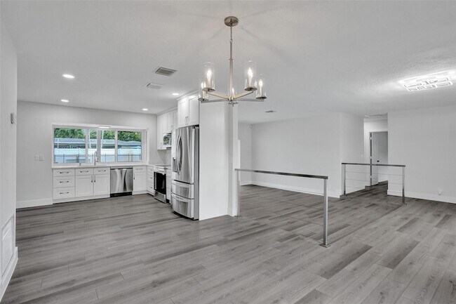 Building Photo - 5361 SW 7th St