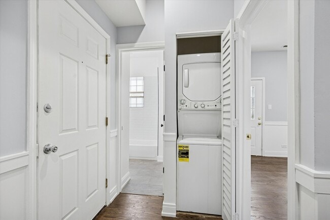 Building Photo - 4212 S King Dr