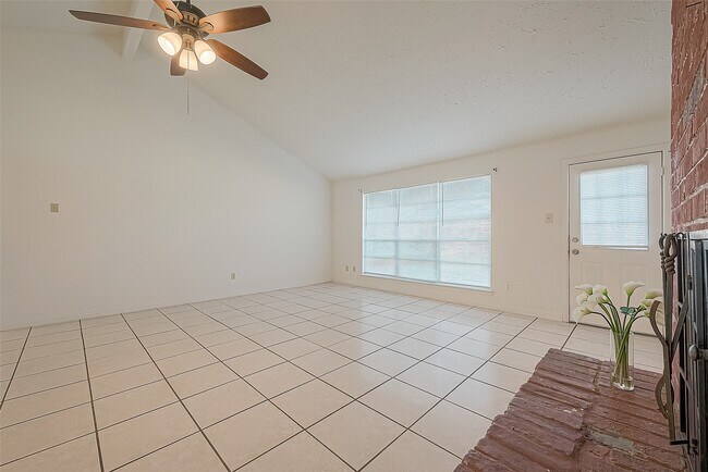 Building Photo - 3806 Embarcadero Dr