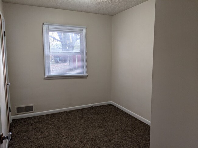 Building Photo - Charming 3-Bedroom Home on the Eastside – ...