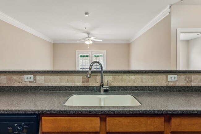 Building Photo - 2 bedroom at Brookside Condos