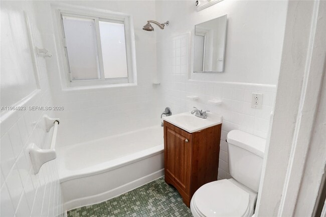 Building Photo - 8100 Crespi Blvd