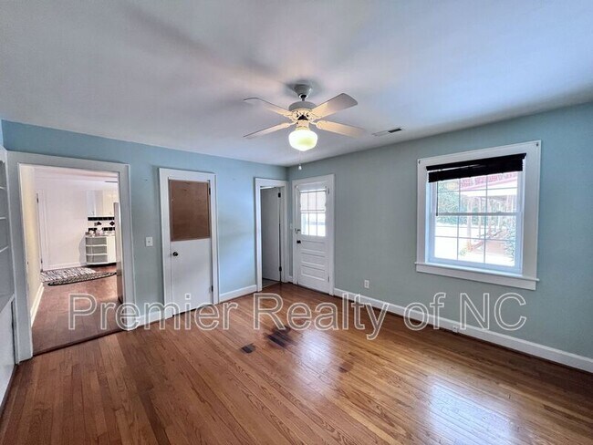 Building Photo - 412 S Main St