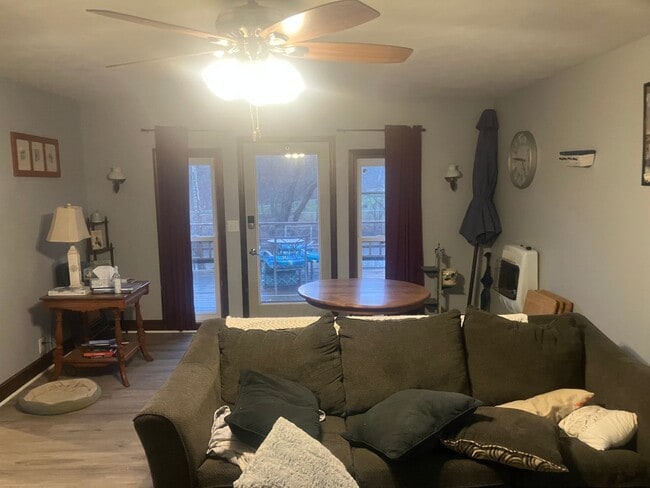 Building Photo - Fully furnished three bedroom for short term