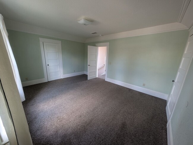 Building Photo - 3 Bedroom Bremerton Charmer with Stunning ...