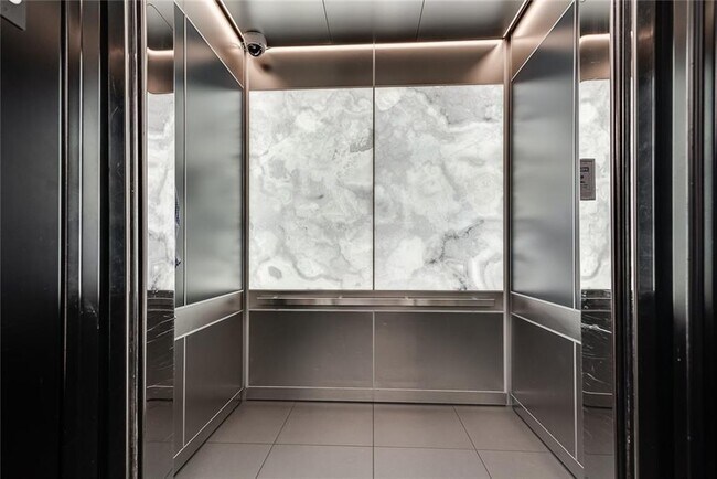 Building Photo - 943 Peachtree St NE