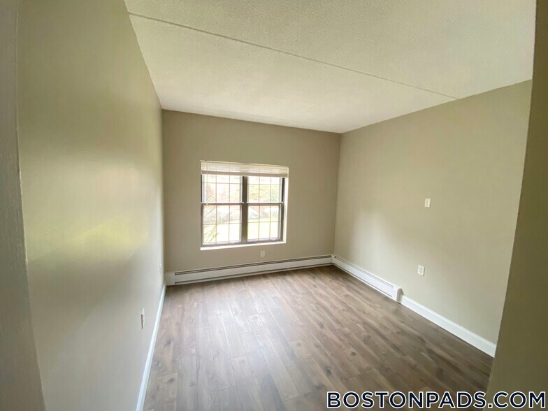 Building Photo - 757 Highland Ave