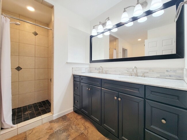 Building Photo - 6709 Tulsa Cove