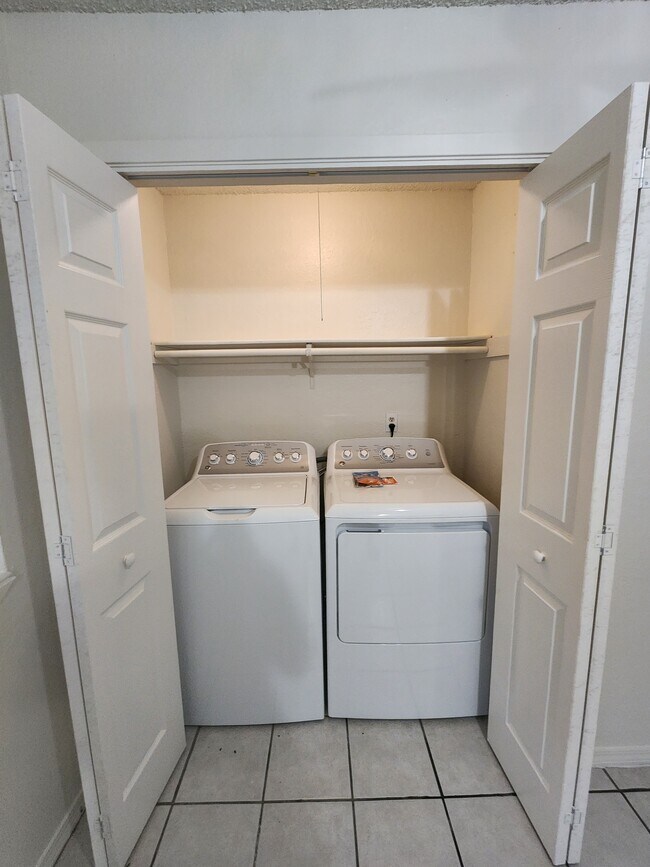 Building Photo - 3804 Rocky Hollow Trl