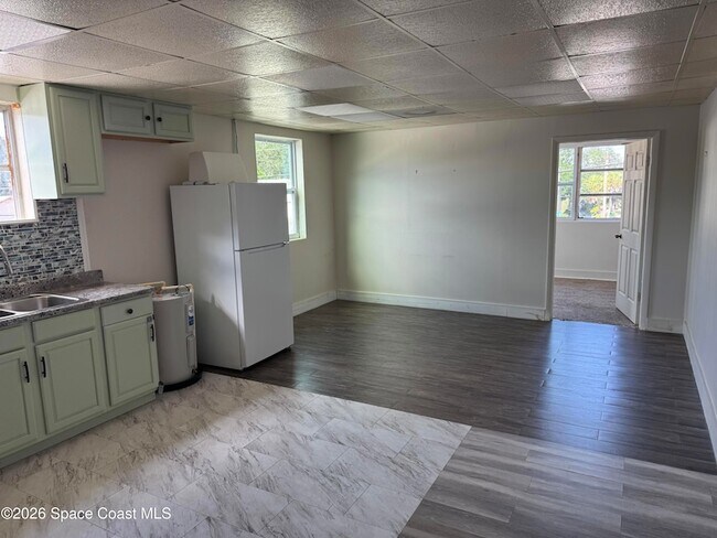 Building Photo - 808 Forrest Ave