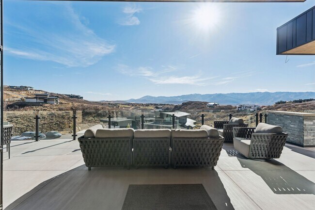 Building Photo - 3404 Wapiti Cyn Rd