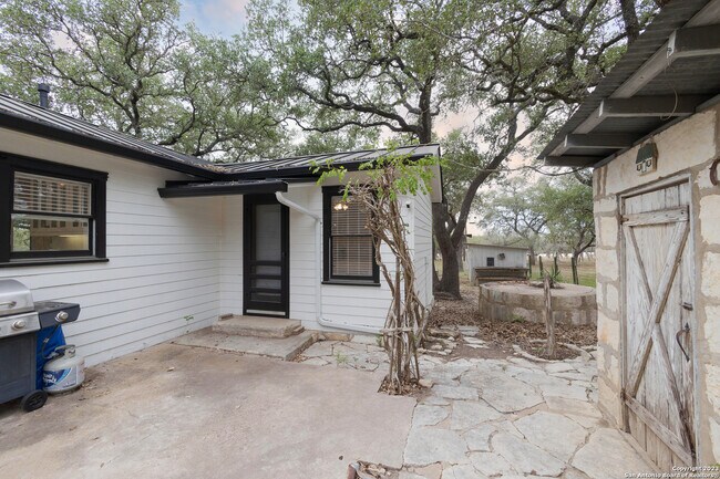 Building Photo - 33121 Blanco Rd