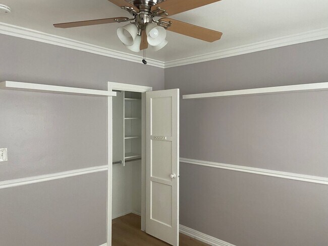 Building Photo - 2 Bedroom House for RENT with Garage and e...