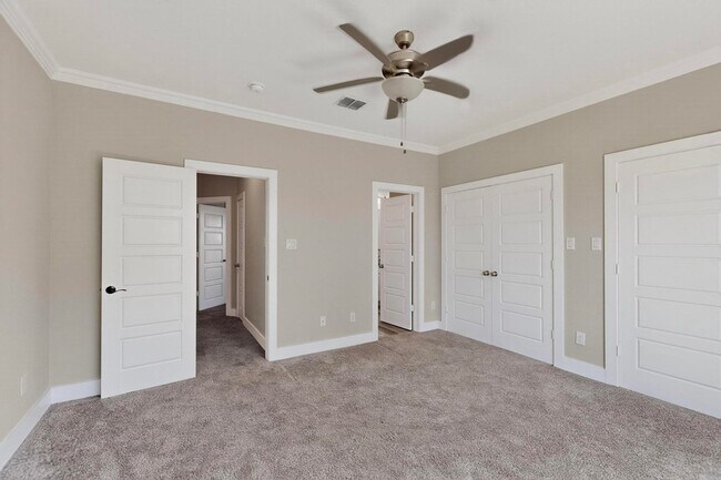Building Photo - 1703 Ash Crescent St