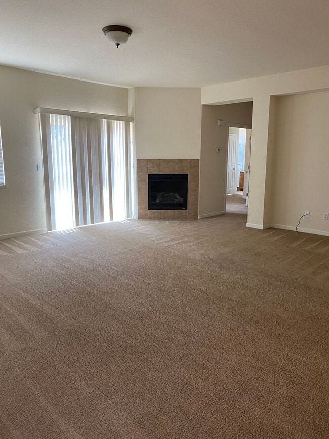 Building Photo - Ione Home near Golf Course