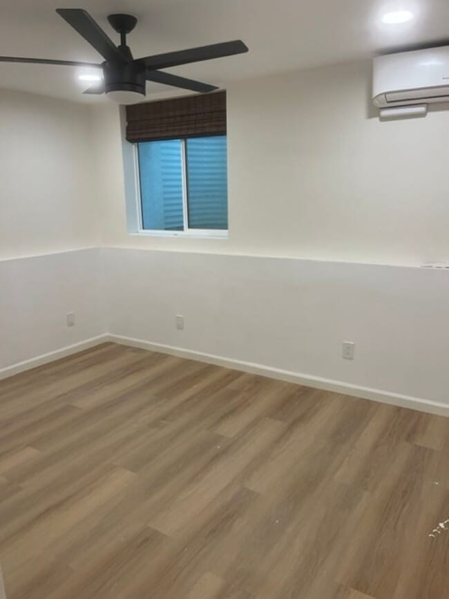 Building Photo - 3 Br 2 Ba home  5 minutes away from USD.