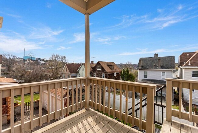 Building Photo - Kam316