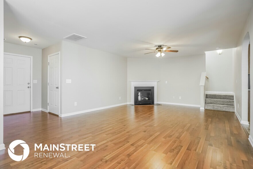 Building Photo - 1013 Collington Dr