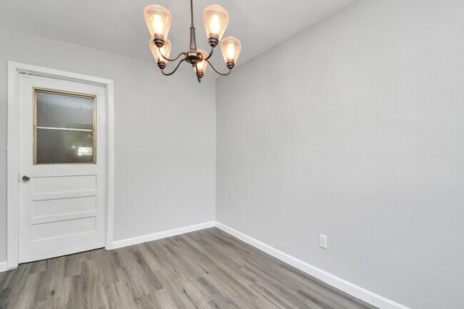 Building Photo - 9622 Vilven Ln