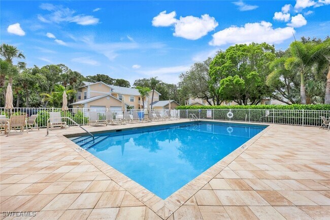 Building Photo - 774 Wiggins Lake Dr