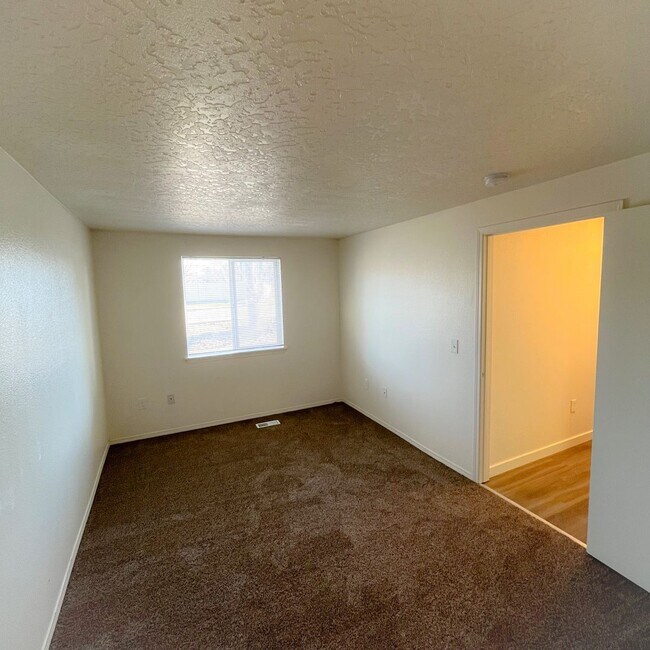 Building Photo - 3173 S Apple St