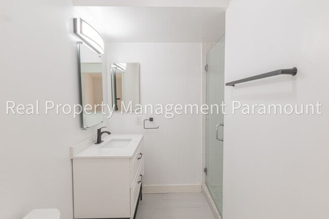 Building Photo - Spectacular 2 Bedroom, 2 Bath Condo with Large Loft flex-space