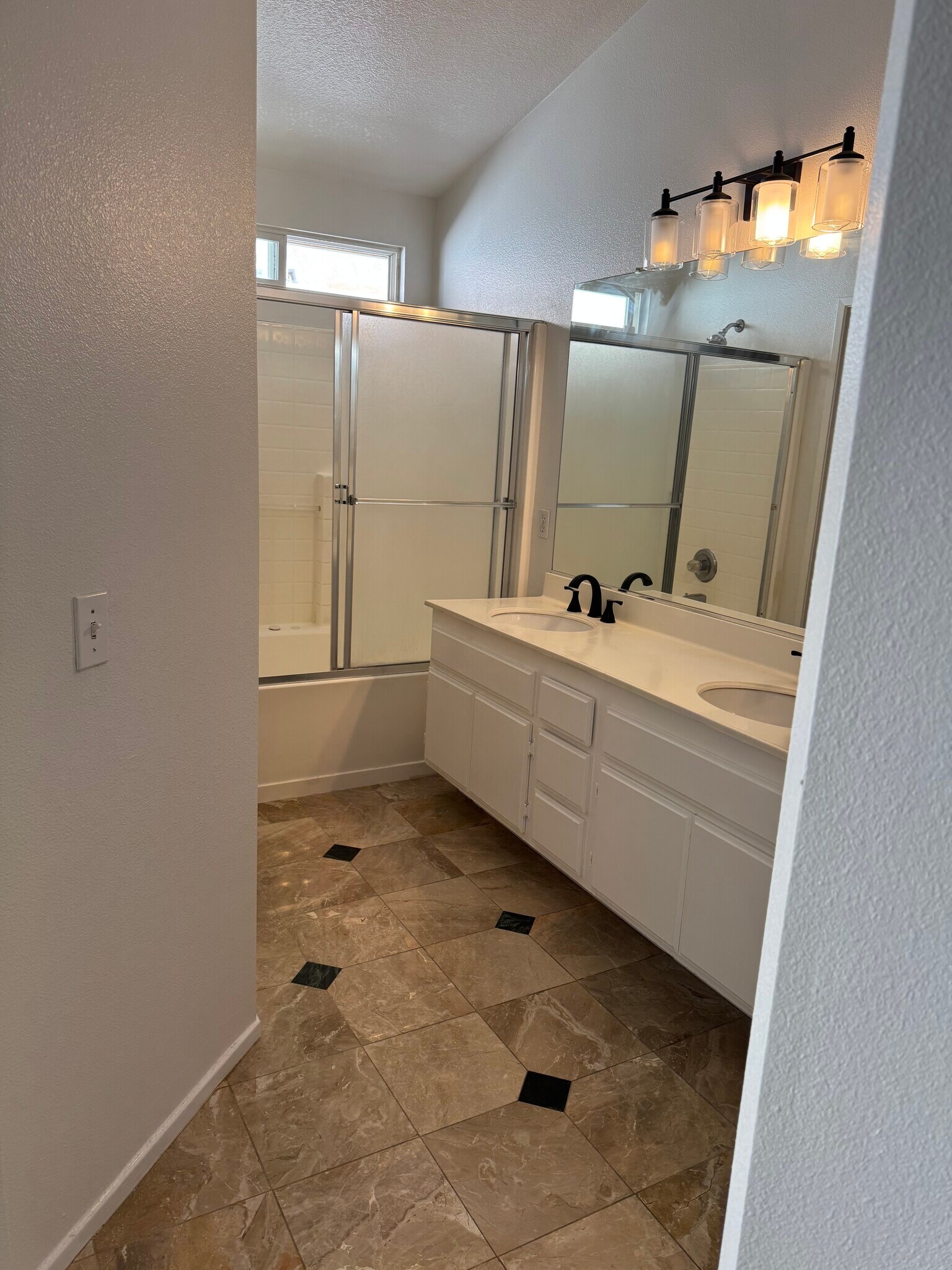 Building Photo - 33546 Maplewood Ct