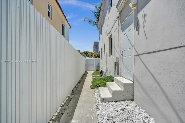 Building Photo - 655 85th St