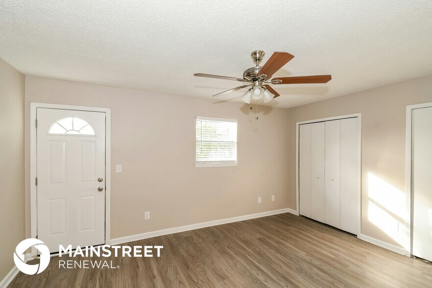 Building Photo - 5118 Somerton Ct