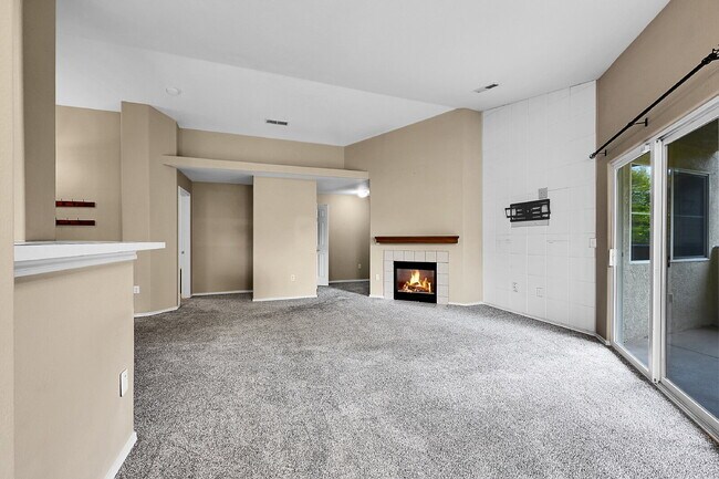 Building Photo - $1,750.00, 3-bed, 2-bath, located in Color...