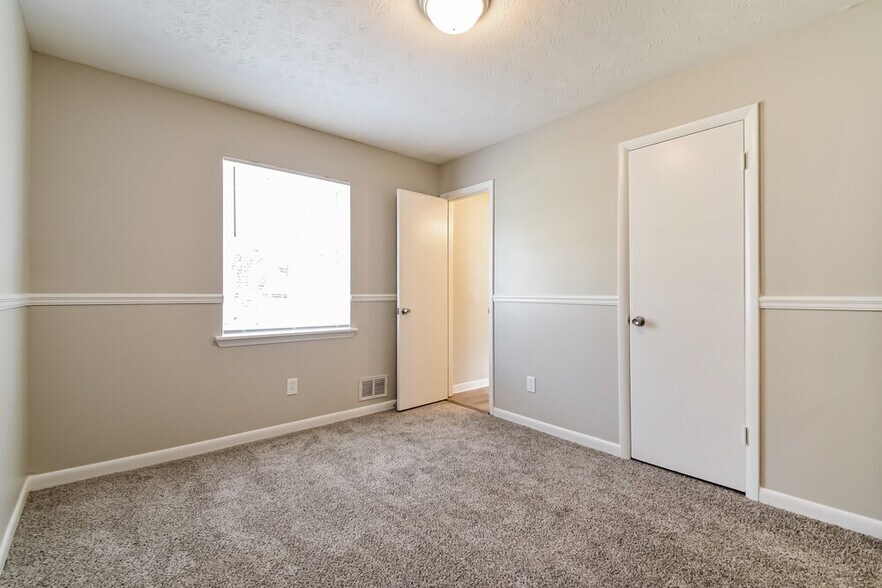 Building Photo - 9184 Homewood Dr