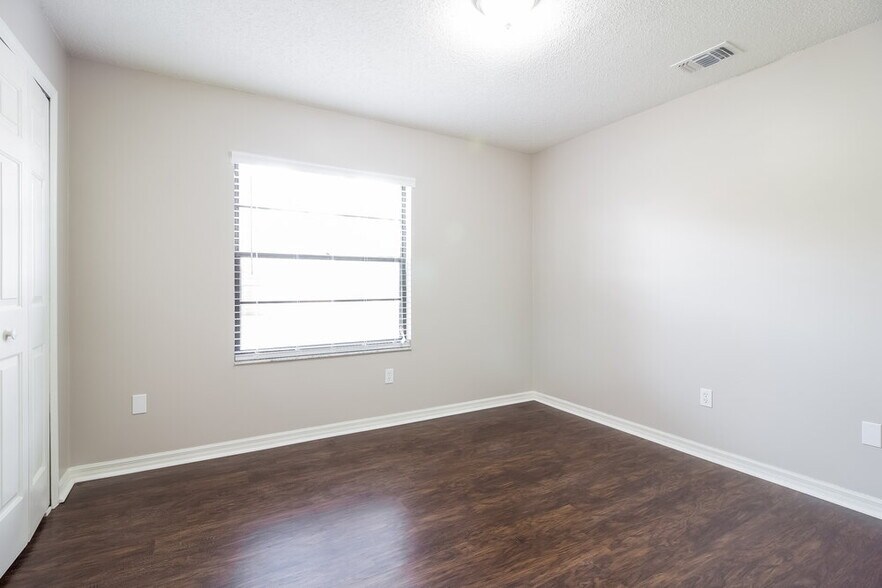 Building Photo - 1185 Newton Ct