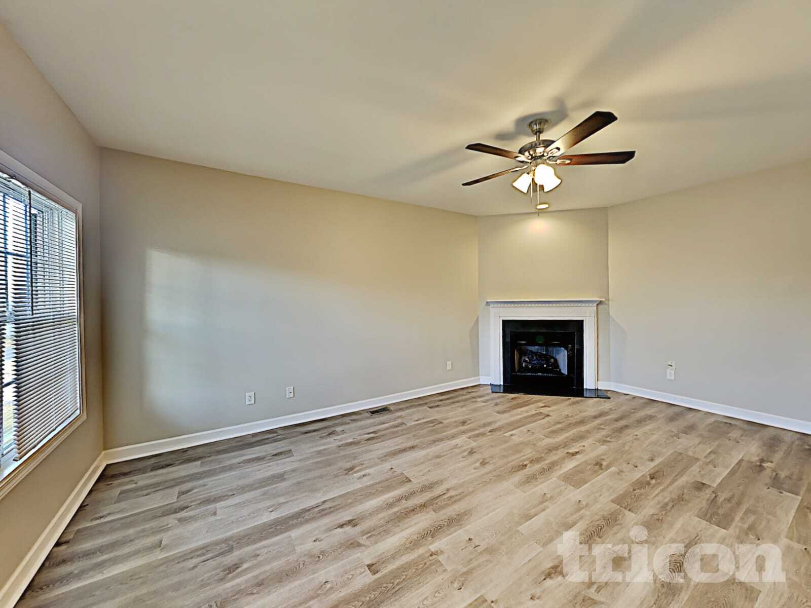 Building Photo - 1015 Golf View Way