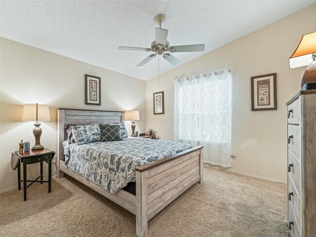 Building Photo - 1322 Hollyberry Pl