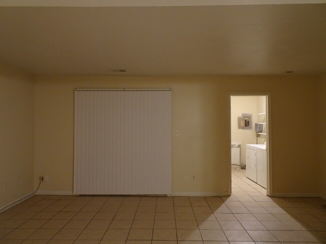 Building Photo - 375 Circuit Ln