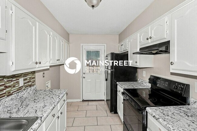 Building Photo - 3 Bedroom Pet-Friendly Home in Memphis, TN with Main Street Renewal