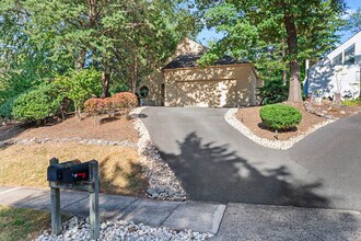 Building Photo - Ceder Hollow