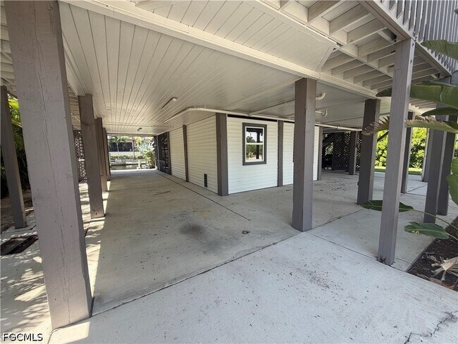 Building Photo - 27189 Gasparilla Dr