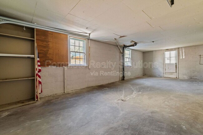 Building Photo - 1150 N Florissant Rd