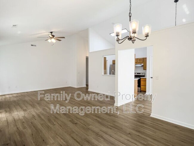 Building Photo - 147 Danzid Dr