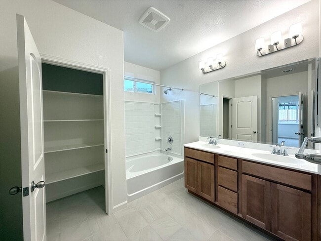 Building Photo - Brand New 4 Bedroom Home