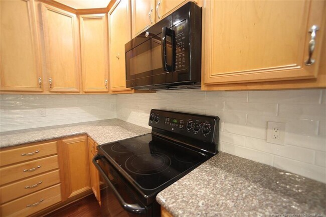 Building Photo - 9506 Dellbrook Ct