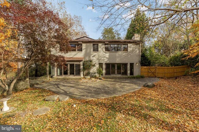 Building Photo - 1434 Kirby Rd