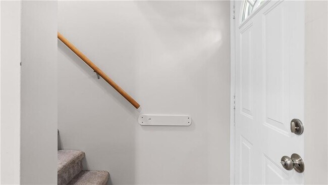 Building Photo - 15 Abbott Ave