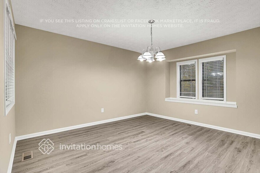 Building Photo - 4040 Maxanne Dr NW