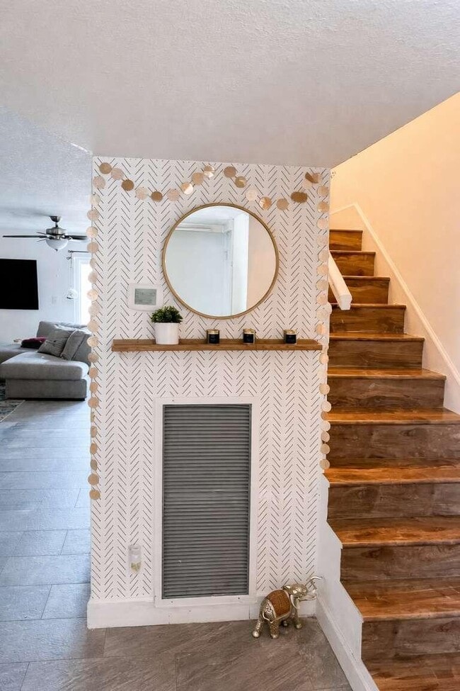 Building Photo - 6843 NW 29th Ave