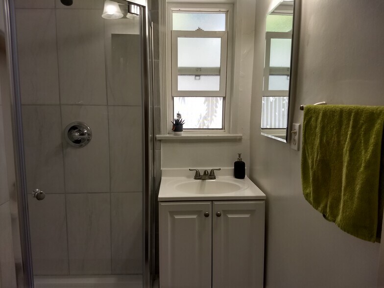 Bathroom - 208 N Florence St