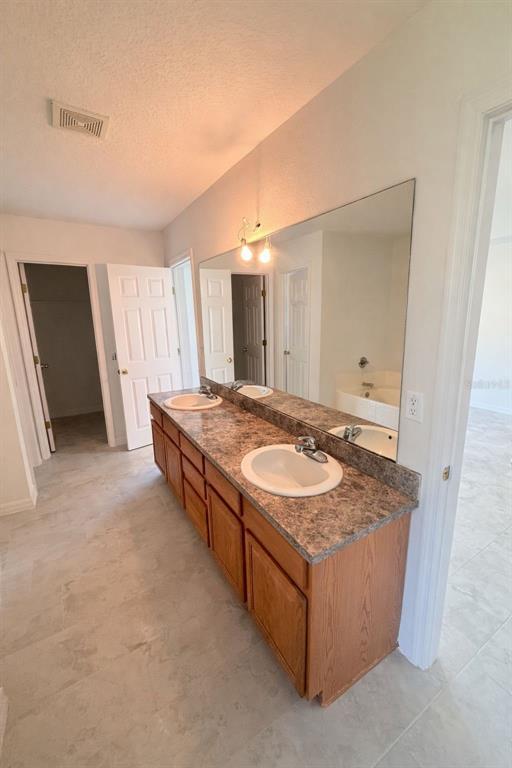 Building Photo - 31 Russkin Ln