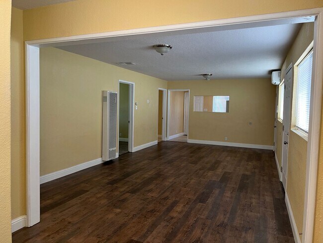 Building Photo - 1710 S Teilman Ave